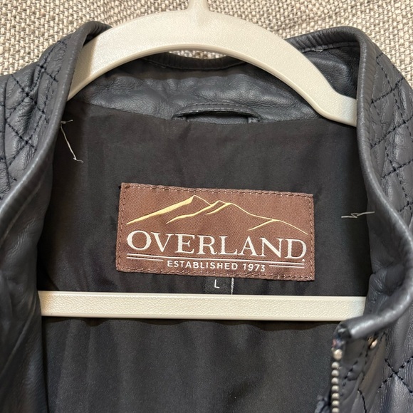 OVERLAND | Women’s Quilted Sheepskin Zip-Up Jacket - Picture 4 of 8